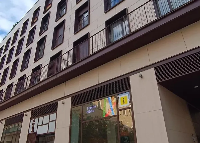 Lc Plaza Del Pilar *